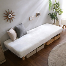 コンパクト高さ調節コンセント付天然木ショート丈すのこベッド (セミ